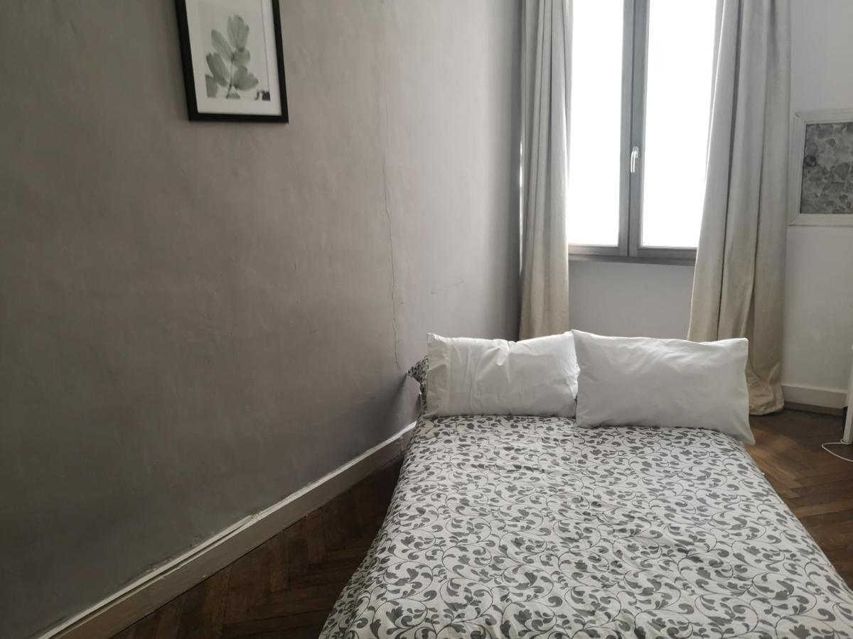 2 Bedroom Center Ville 1st Floor Wifi